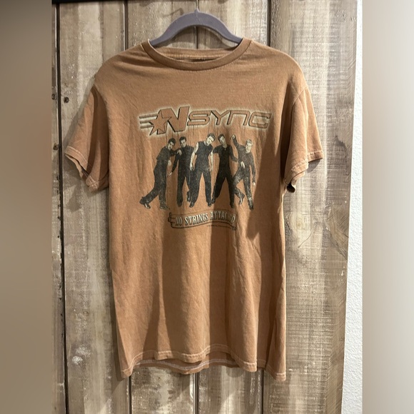 Vinyl Icons Nsync Graphic Boyfriend Tee In Tan, XS - Picture 2 of 7